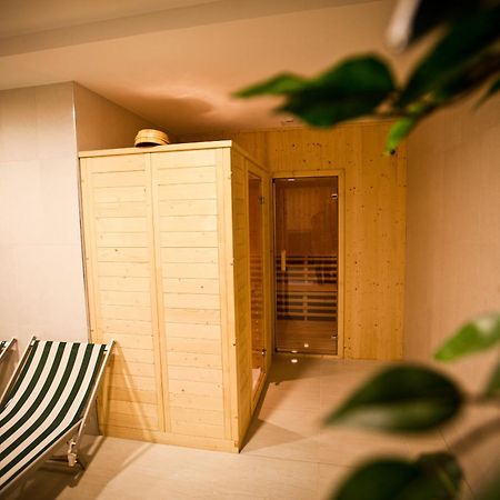 Ezuesthid Hotel Veszprém Eksteriør billede