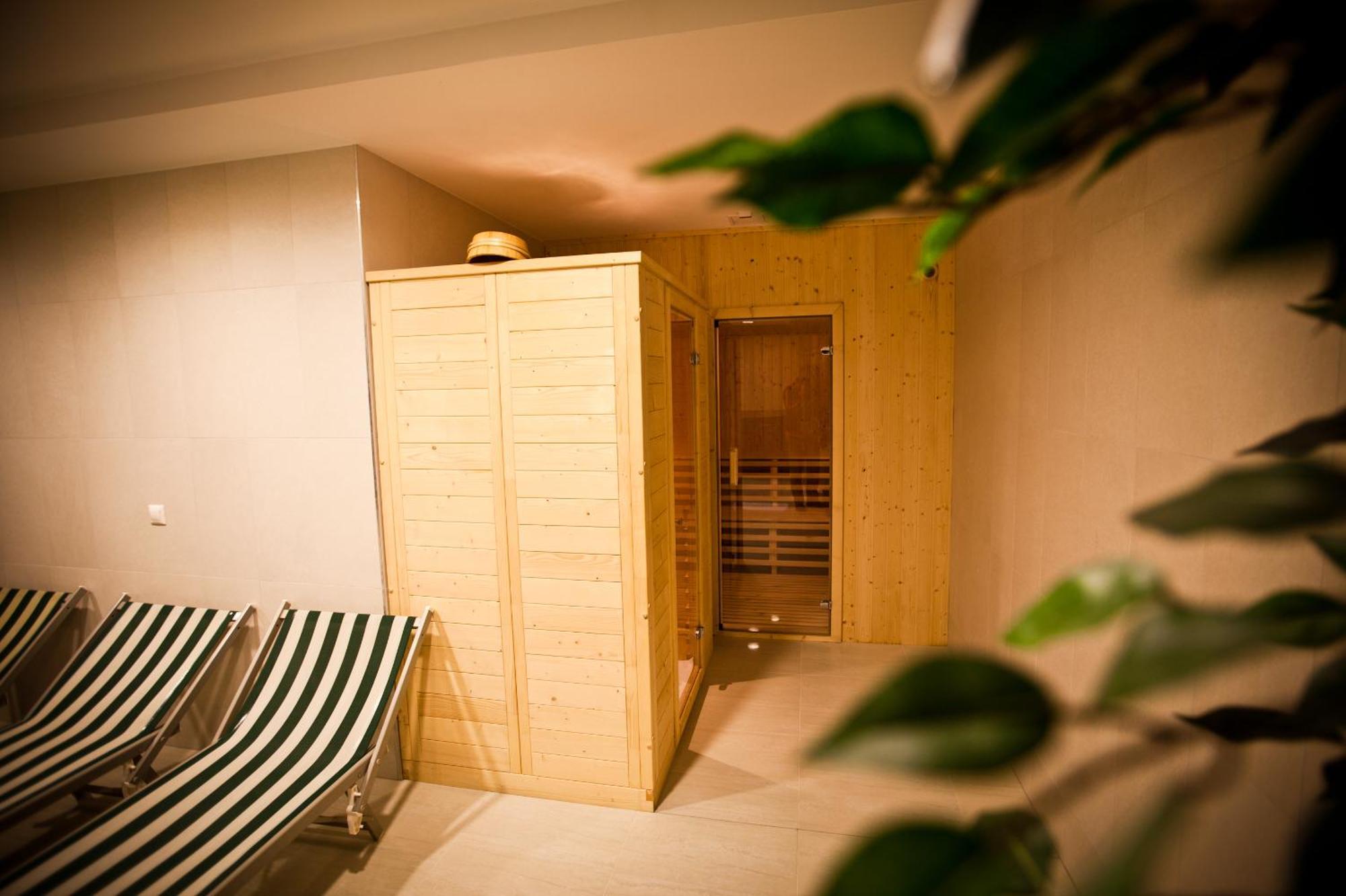 Ezuesthid Hotel Veszprém Eksteriør billede