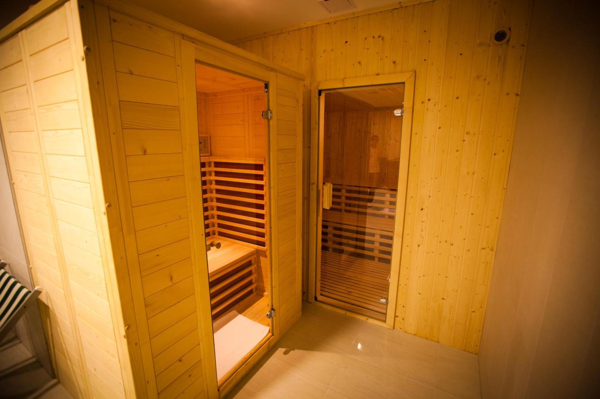 Ezuesthid Hotel Veszprém Eksteriør billede