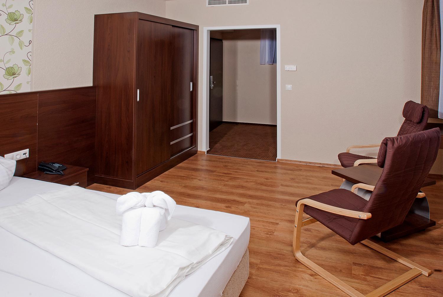 Ezuesthid Hotel Veszprém Eksteriør billede