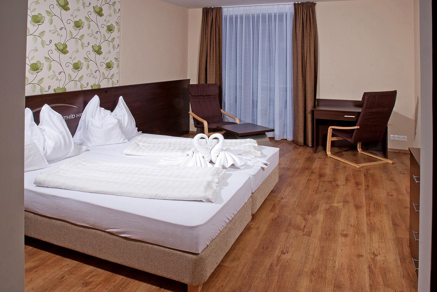 Ezuesthid Hotel Veszprém Eksteriør billede