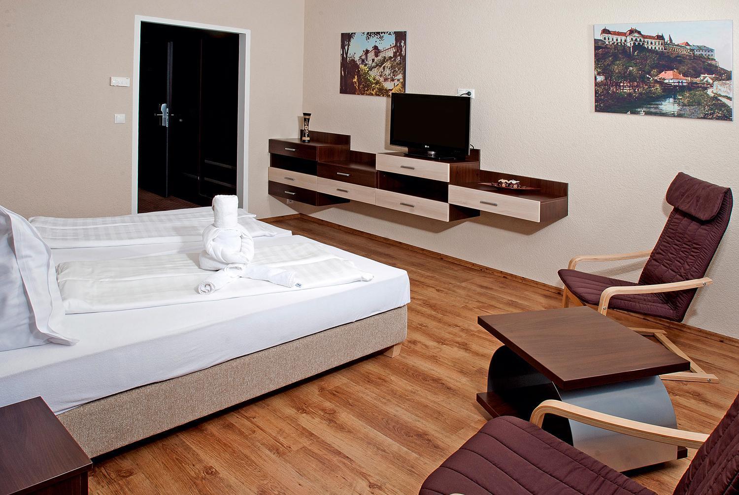 Ezuesthid Hotel Veszprém Eksteriør billede