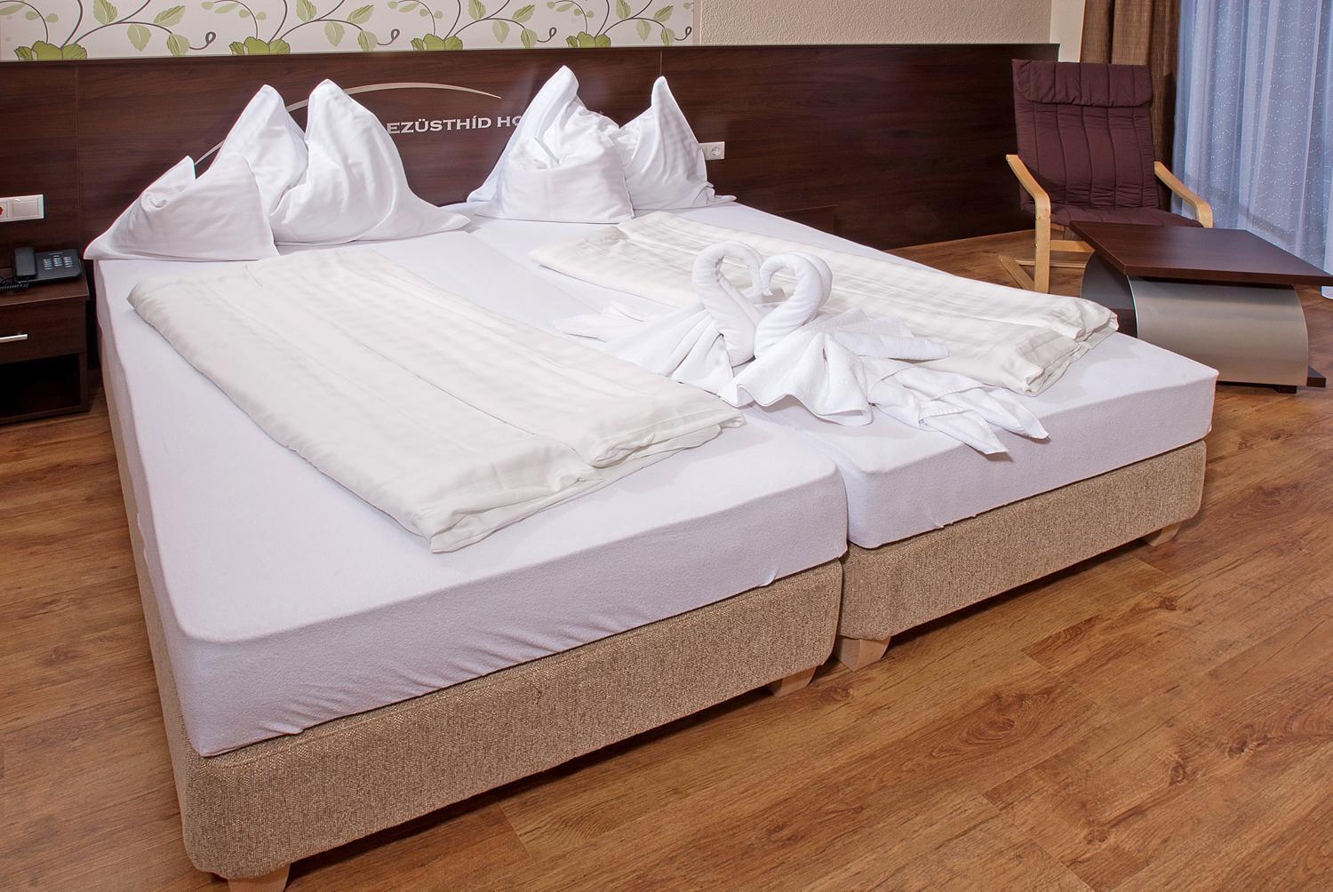 Ezuesthid Hotel Veszprém Eksteriør billede