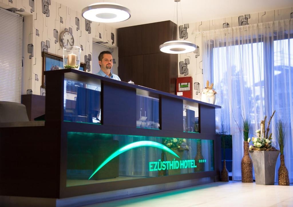 Ezuesthid Hotel Veszprém Eksteriør billede