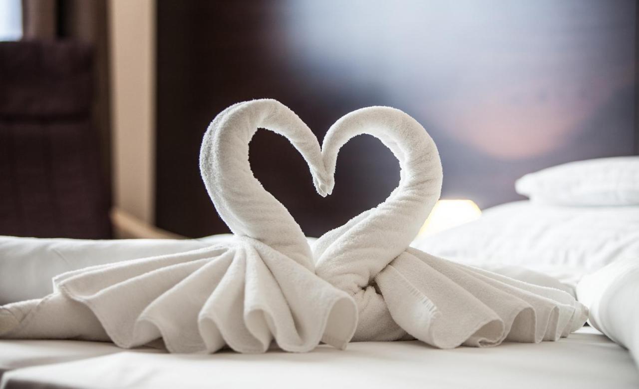 Ezuesthid Hotel Veszprém Eksteriør billede